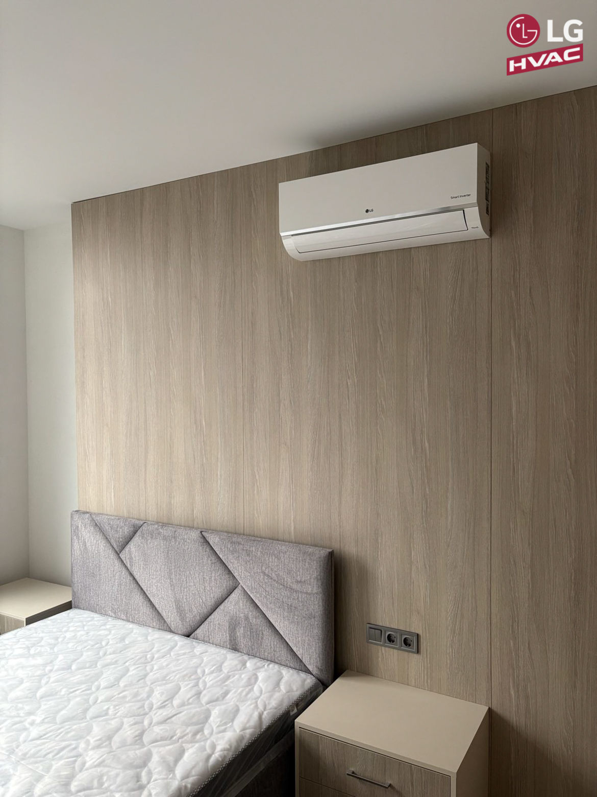 Зовнішній блок LG Therma V HU091MR.NK5RU після монтажу